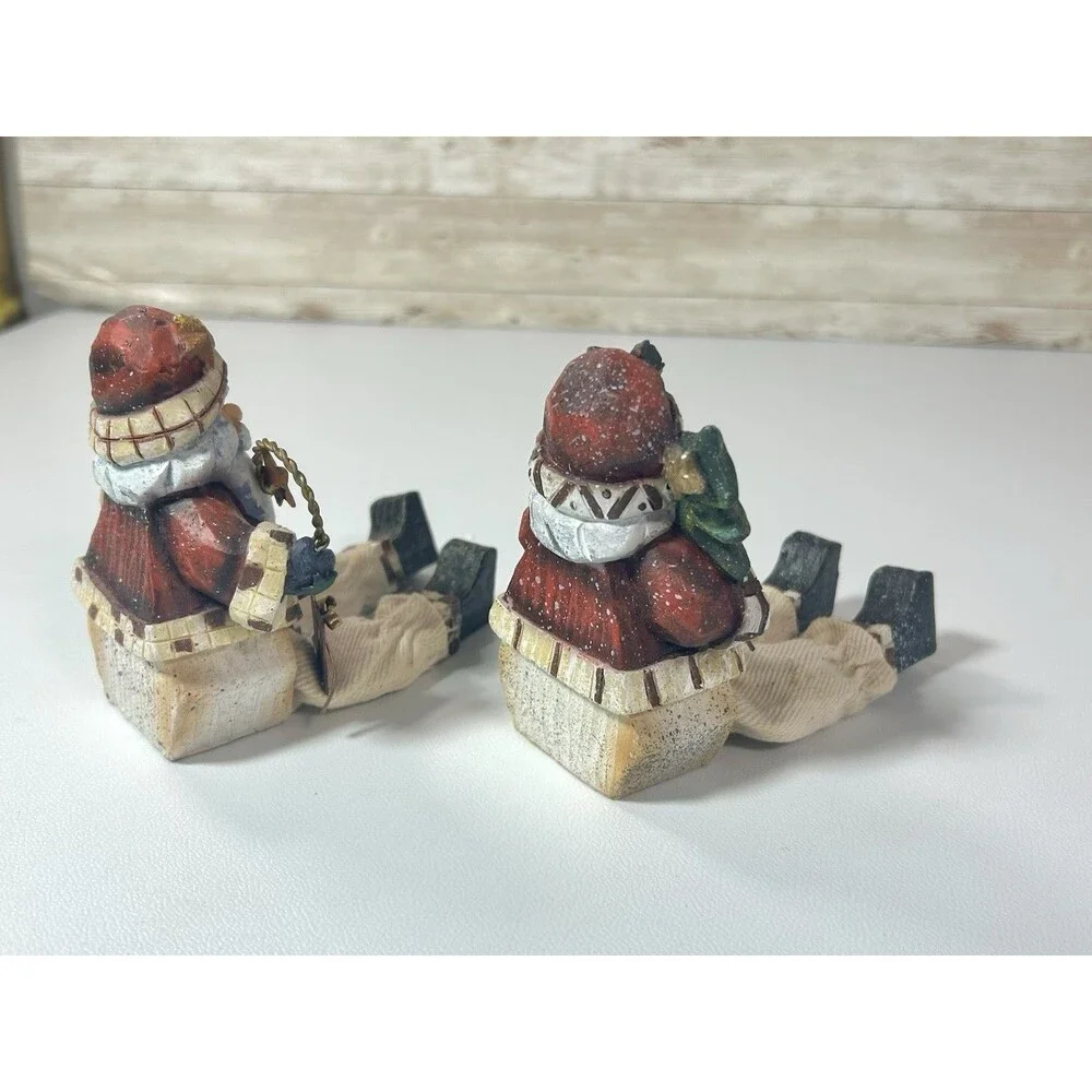 Set Rustic Sitting Wood Santa Figurines Plaid Metal Wire Folk Art Ornament Decor